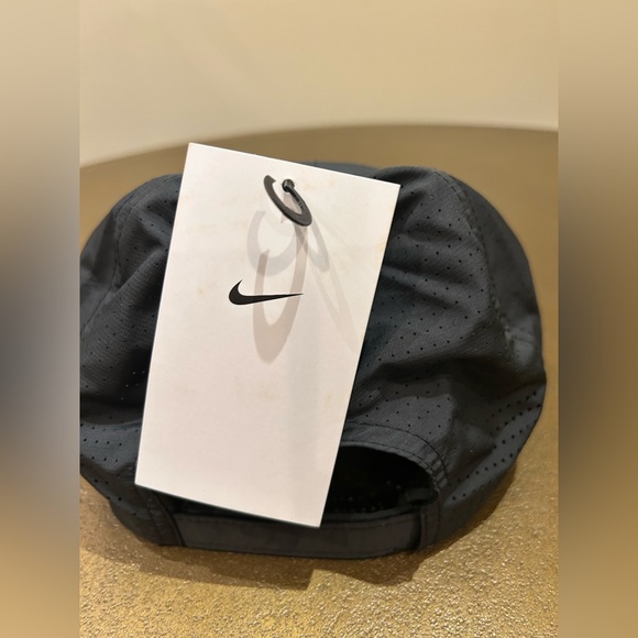 NIKE Dri-Fit Adjustable M/L Baseball Cap With Amplify Logo, Black/white - Picture 4 of 9